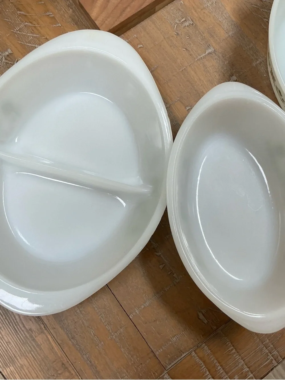 Vintage Green Daisy Casserole Floral Pattern White Milk Glass Serving Bowls Set3